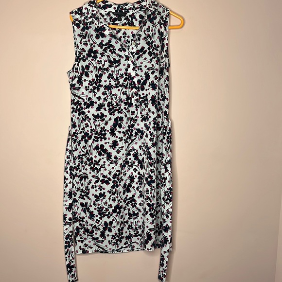 Banana Republic Dresses & Skirts - Banana Republic Floral Dress